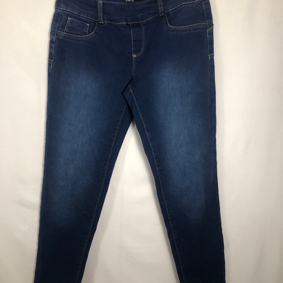 Women’s Suko Jeans. Size 4. 30” waist. - Picture 2 of 7